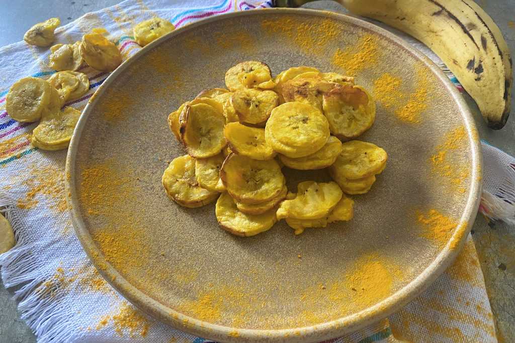 Banana chips on a plate